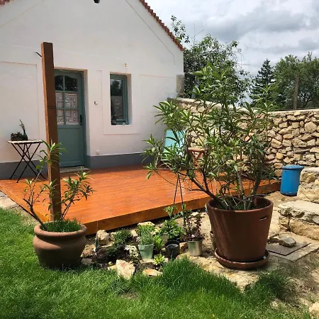 Kali Kerted Vendeghazak Mariska Neni Haza Monoszlo