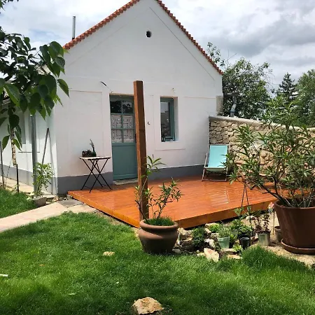 Kali Kerted Vendeghazak Mariska Neni Haza