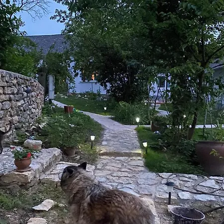 Villa Kali Kerted Vendeghazak Mariska Neni Haza Monoszlo