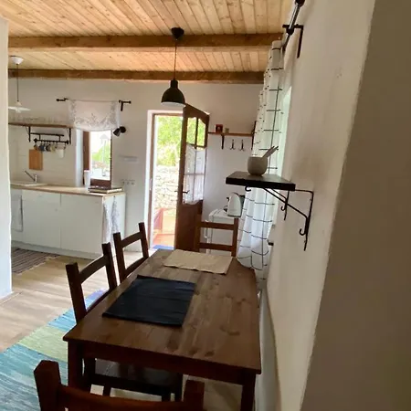 Kali Kerted Vendeghazak Mariska Neni Haza Monoszlo