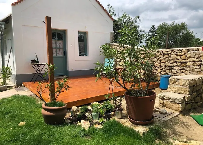 Kali Kerted Vendeghazak Mariska Neni Haza Monoszlo